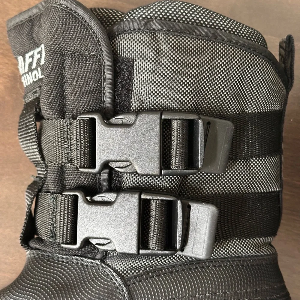 Baffin Technology Kids Size 4R Cold Weather Boots Black/gray Buckle Ski Snow‎